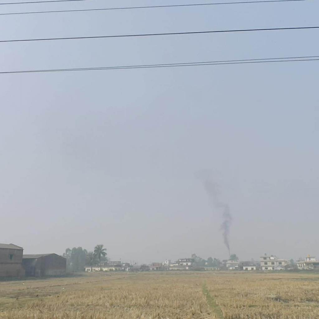 हुलास वायर प्लान्ट र अन्य उद्योगका धुवाँले सडक–बस्ती ढाके, स्थानीय तनावग्रस्त