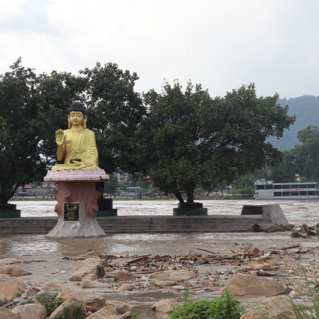 नारायणीमा बाढीले बगाएर ल्याएका ६७ शव संकलन, व्यवस्थापनमा चुनौती नारायणीमा बाढीले बगाएर ल्याएका ६७ शव संकलन, व्यवस्थापनमा चुनौती